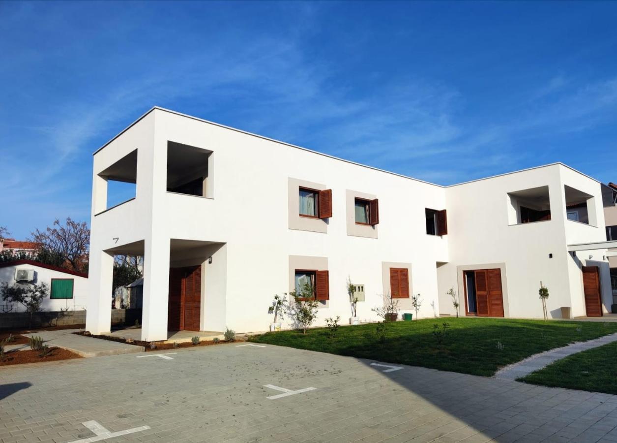 Apartments Leticia Vrsi Εξωτερικό φωτογραφία