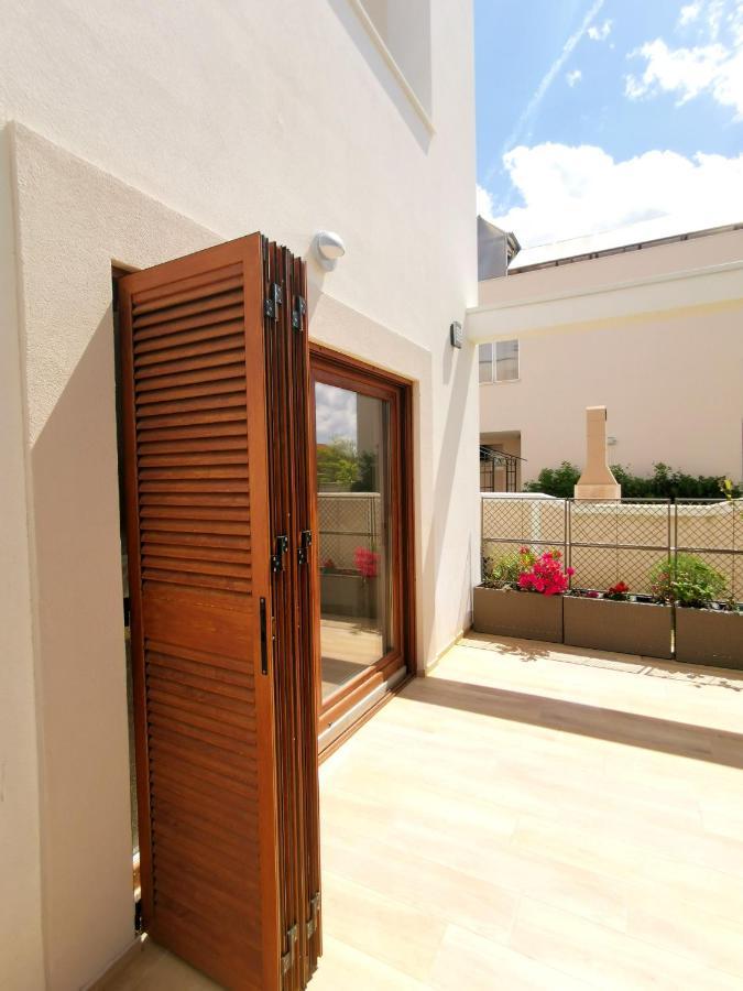 Apartments Leticia Vrsi Εξωτερικό φωτογραφία