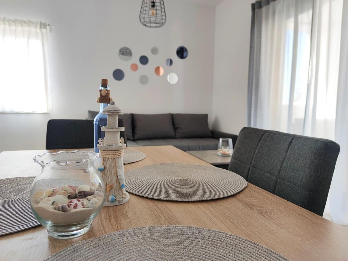 Apartments Leticia Vrsi Εξωτερικό φωτογραφία