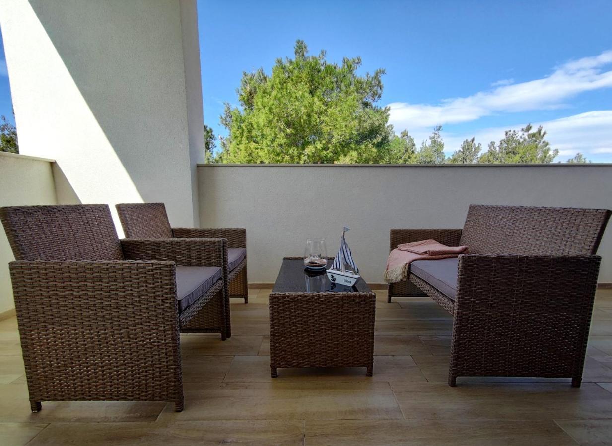 Apartments Leticia Vrsi Εξωτερικό φωτογραφία