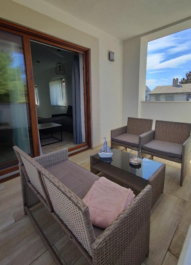 Apartments Leticia Vrsi Εξωτερικό φωτογραφία
