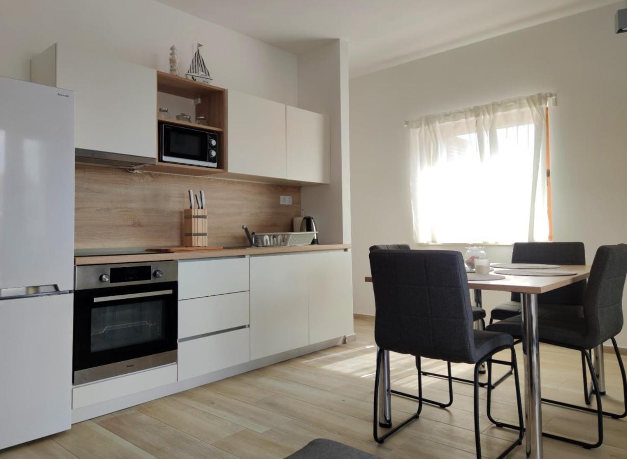 Apartments Leticia Vrsi Εξωτερικό φωτογραφία