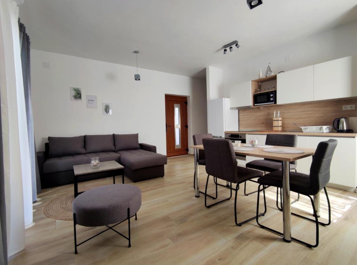 Apartments Leticia Vrsi Εξωτερικό φωτογραφία