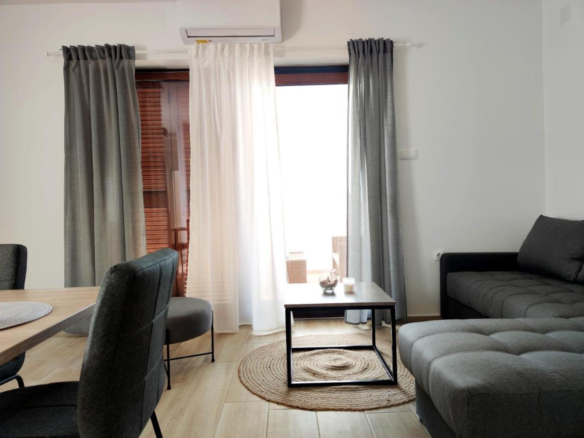 Apartments Leticia Vrsi Εξωτερικό φωτογραφία