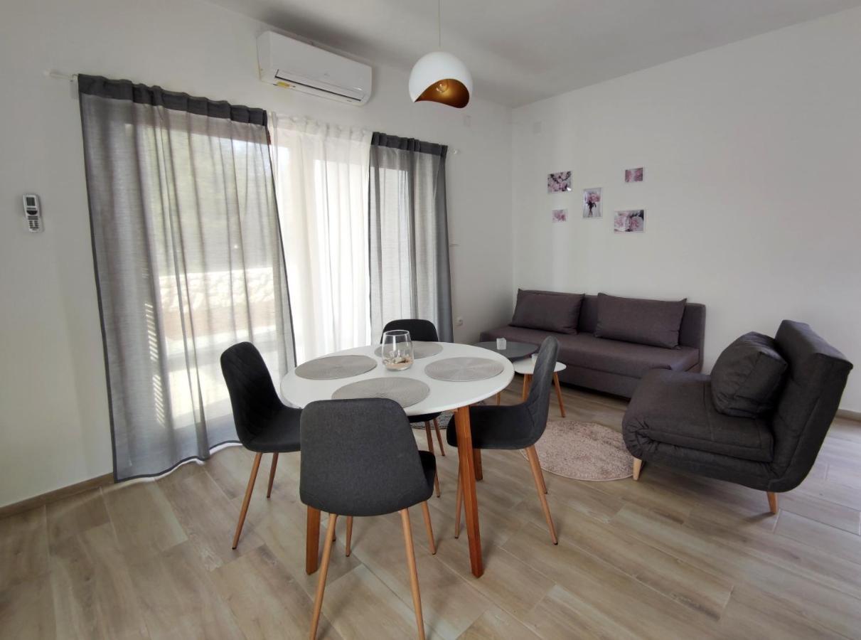 Apartments Leticia Vrsi Εξωτερικό φωτογραφία