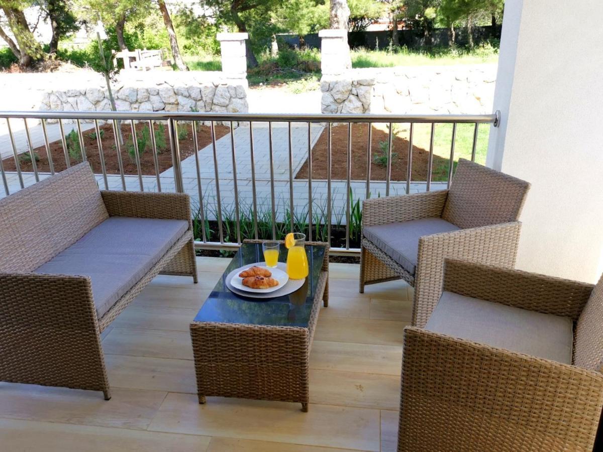 Apartments Leticia Vrsi Εξωτερικό φωτογραφία