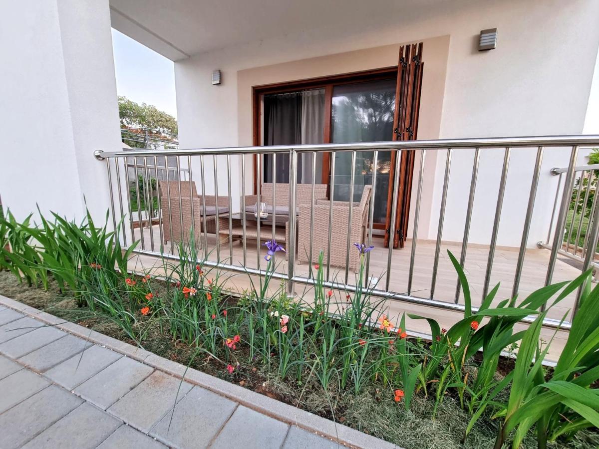 Apartments Leticia Vrsi Εξωτερικό φωτογραφία