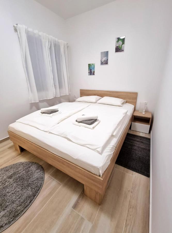 Apartments Leticia Vrsi Εξωτερικό φωτογραφία