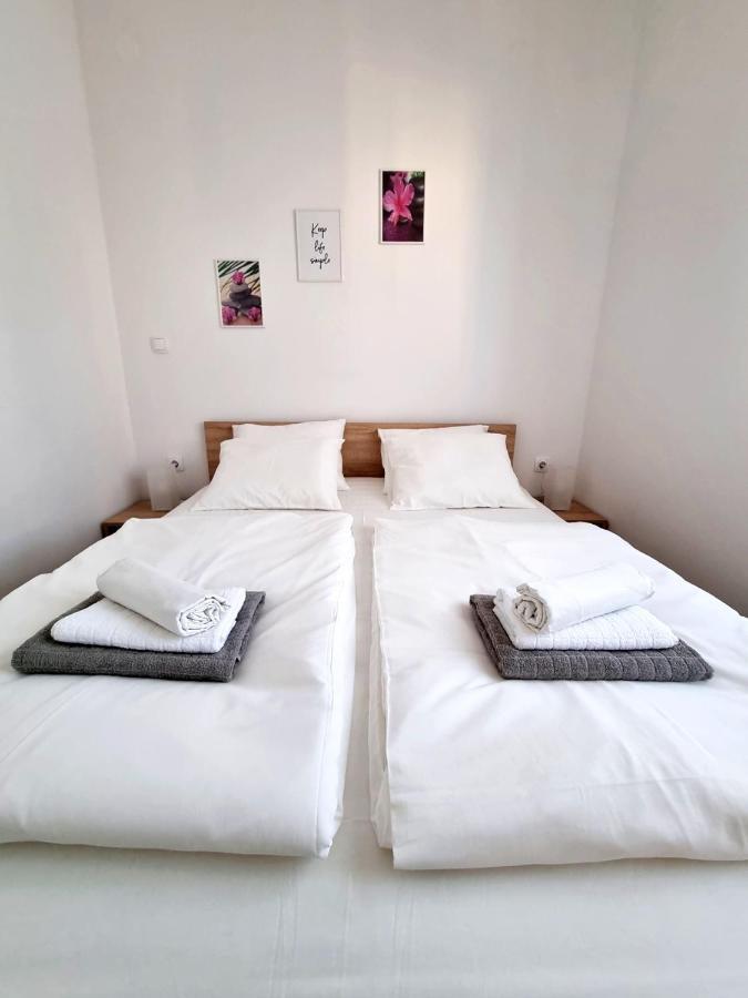 Apartments Leticia Vrsi Εξωτερικό φωτογραφία