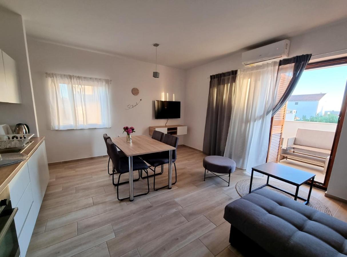 Apartments Leticia Vrsi Εξωτερικό φωτογραφία